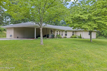 1169 Main St, Wartburg, TN 37887