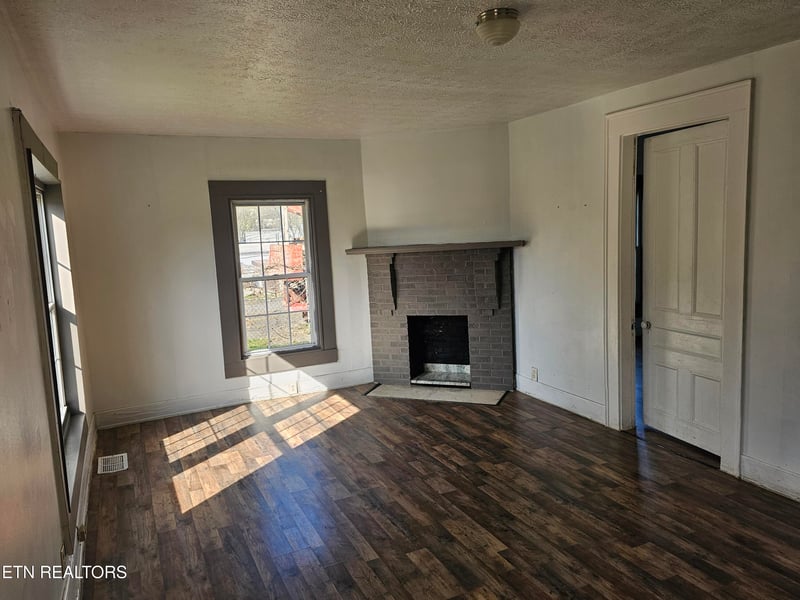 117 Atlantic Ave, Knoxville, TN 37917