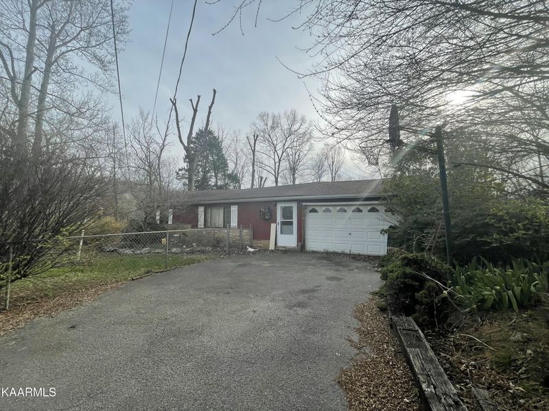 117 Becks Ln, Powell, TN 37849