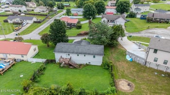 117 Bertha Ln, Jacksboro, TN 37757