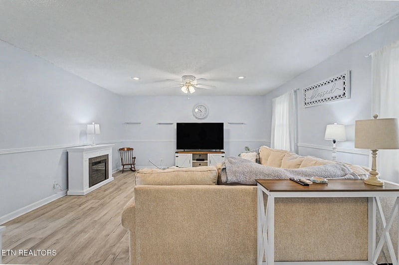 117 Bertha Ln, Jacksboro, TN 37757