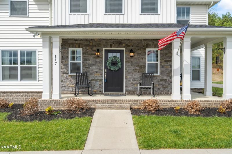117 Boysenberry Dr, Oak Ridge, TN 37830