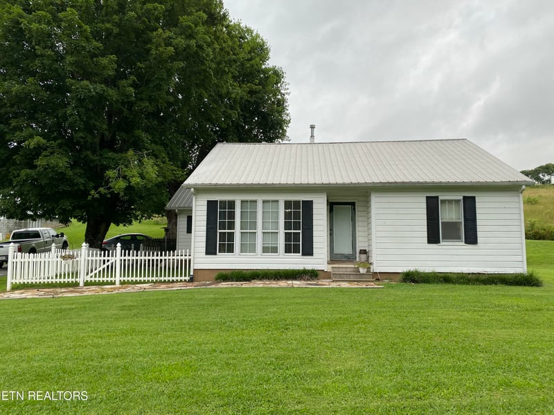 117 Cedar Valley Rd, Sweetwater, TN 37874