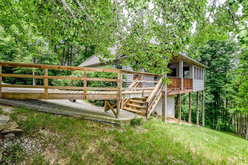 117 Club View Rd, Townsend, TN 37882