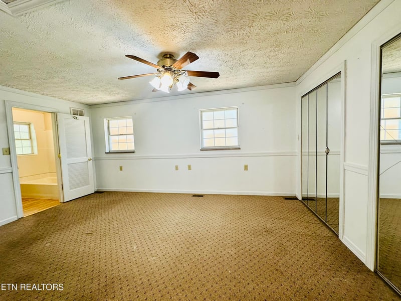 117 Coon Hunters Rd, Wartburg, TN 37887