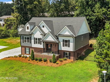 117 Crossroads Blvd, Oak Ridge, TN 37830