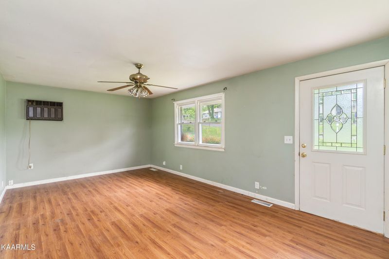 117 Early Dr, Powell, TN 37849