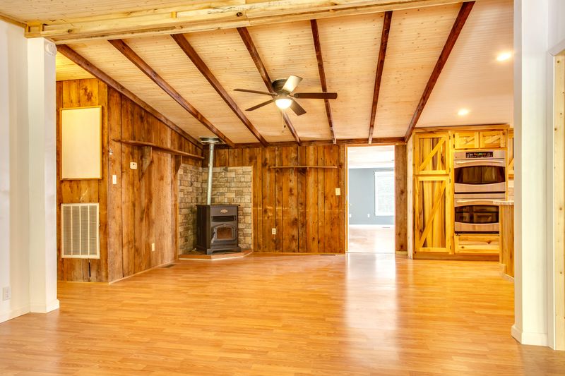 117 Edgewood Dr, Powell, TN 37849