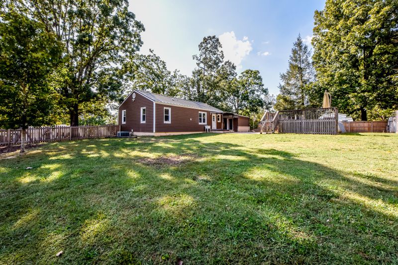 117 Hatcher Ln, Maryville, TN 37803