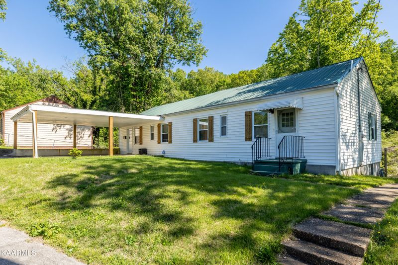 117 Jarrett Ln, Oak Ridge, TN 37830