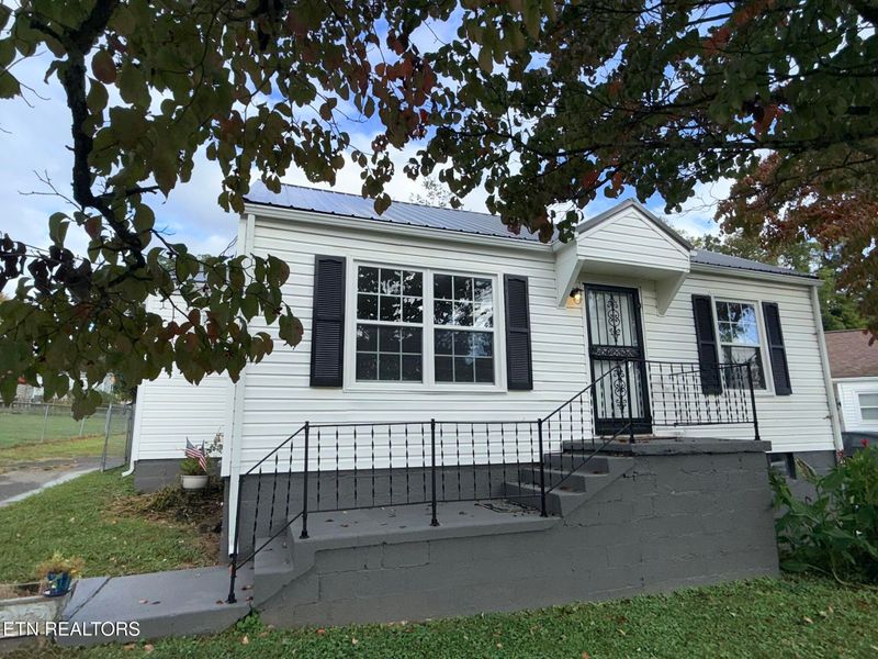 117 Linden Ave, Lafollette, TN 37766