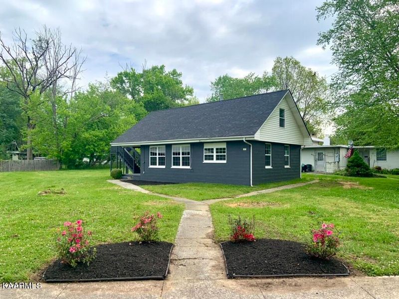 117 Manchester Rd, Oak Ridge, TN 37830