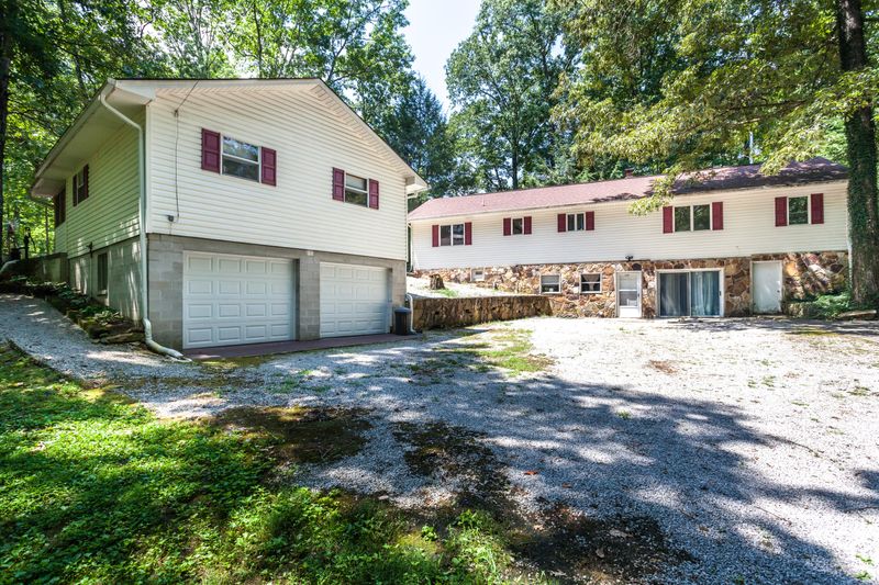 117 Maple Ln, Harriman, TN 37748