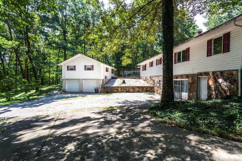 117 Maple Ln, Harriman, TN 37748