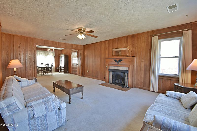 117 N Circle Dr, Sevierville, TN 37862