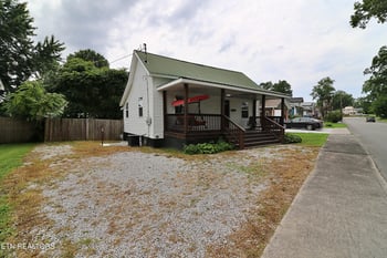 117 N Main St, Oneida, TN 37841