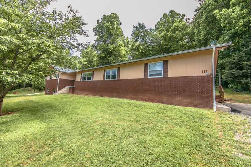 117 Netherlands Rd, Oak Ridge, TN 37830