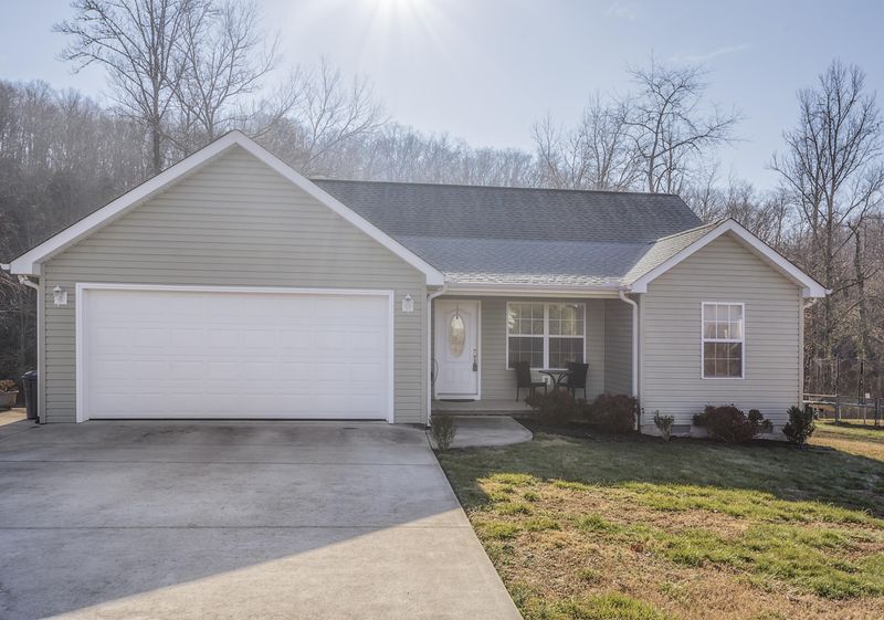 117 Pleasant View Dr, Oliver Springs, TN 37840
