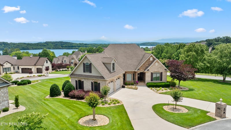 117 Red Hawk Dr, Vonore, TN 37885