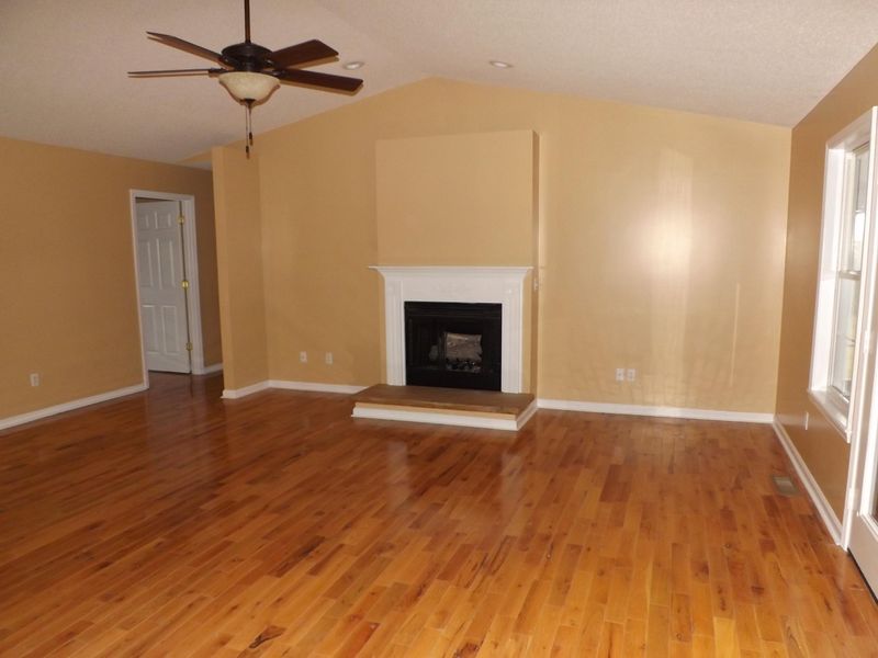 117 Russell Ln, Crossville, TN 38555