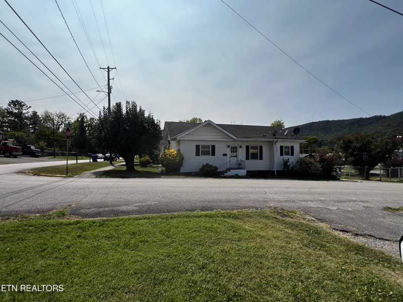 117 S Kingston Ave, Rockwood, TN 37854