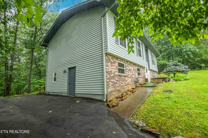 117 Skyline Ln, Powell, TN 37849