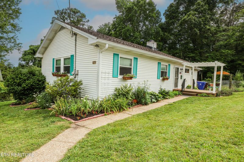 117 Tabor Rd, Oak Ridge, TN 37830