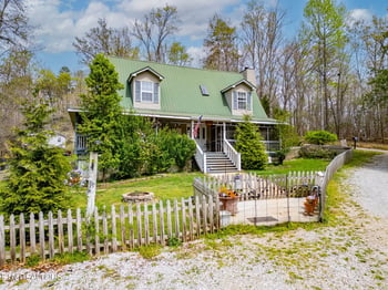 117 Watkins Ln, Jacksboro, TN 37757