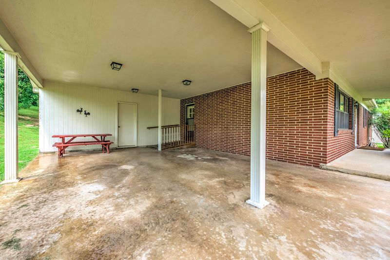 117 Westwood Dr, Clinton, TN 37716