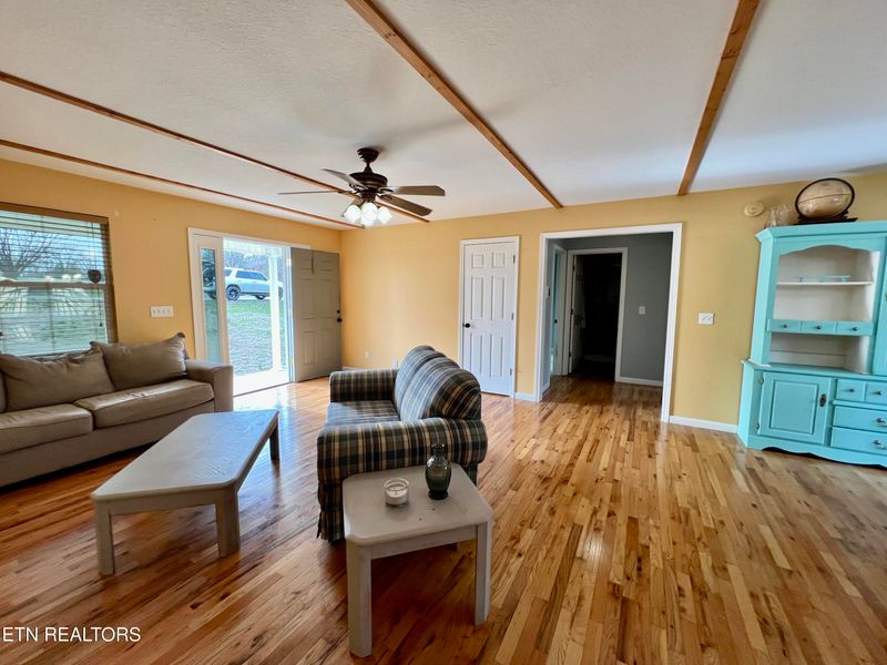 1170 Eagle View Dr, Kodak, TN 37764