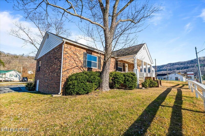 1171 5th St, Jellico, TN 37762