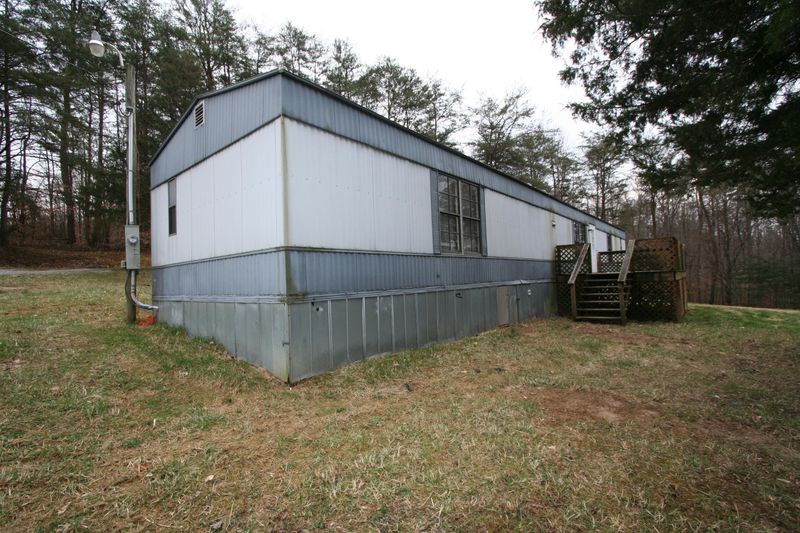 1172 Bull Run Rd, Luttrell, TN 37779