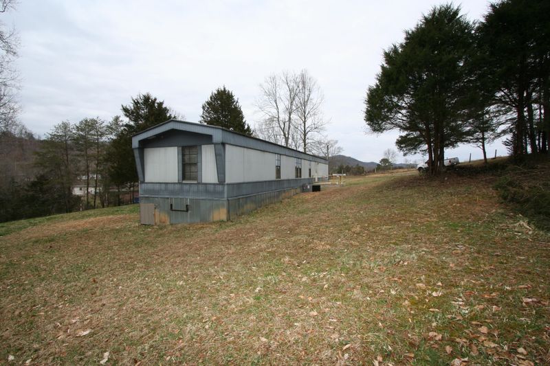 1172 Bull Run Rd, Luttrell, TN 37779