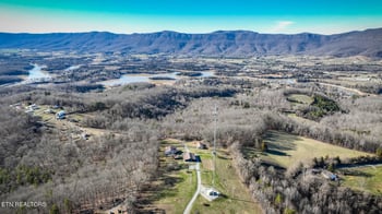 1172 Flat Hollow Rd, Speedwell, TN 37870