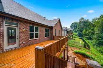 1173 Cheyenne Blvd, Lenoir City, TN 37772