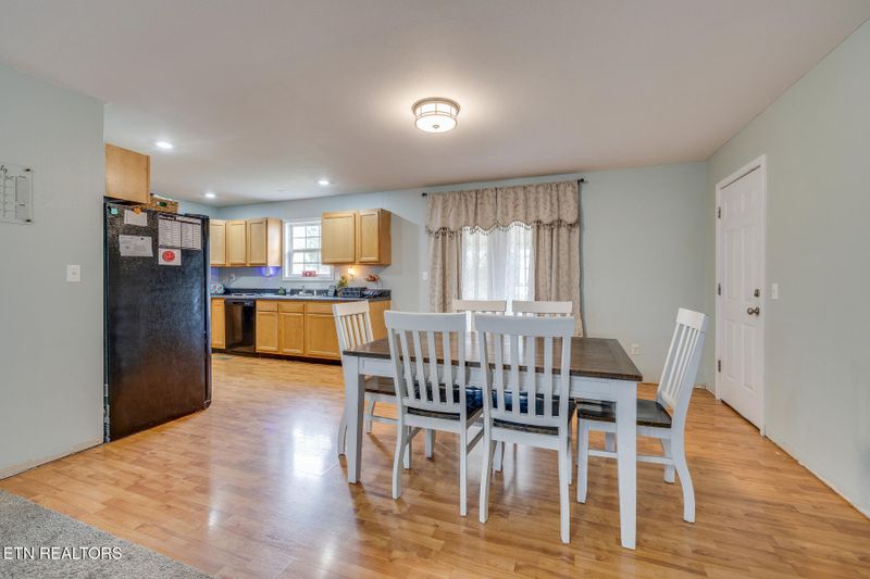 1173 Martin Ln, Lafollette, TN 37766