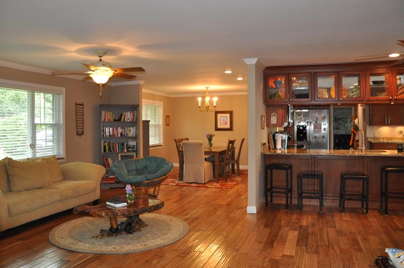 11732 Georgetowne Dr #2, Knoxville, TN 37934