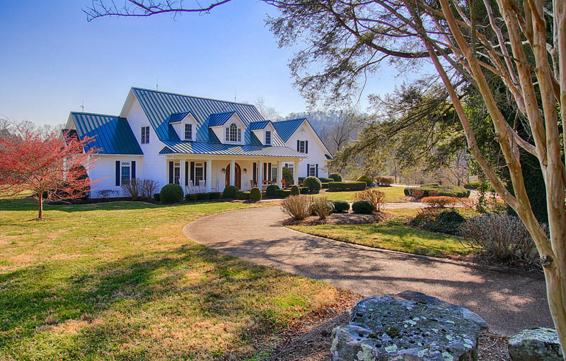 1174 Offutt Rd, Clinton, TN 37716