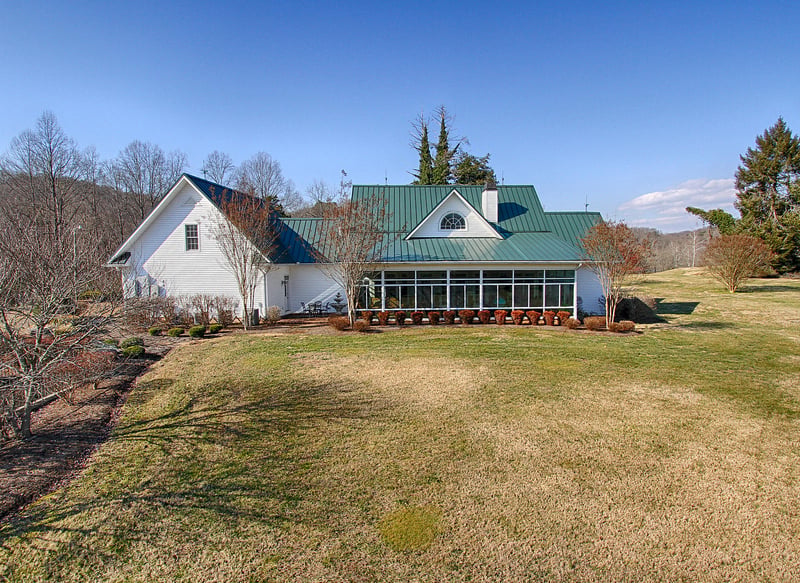 1174 Offutt Rd, Clinton, TN 37716