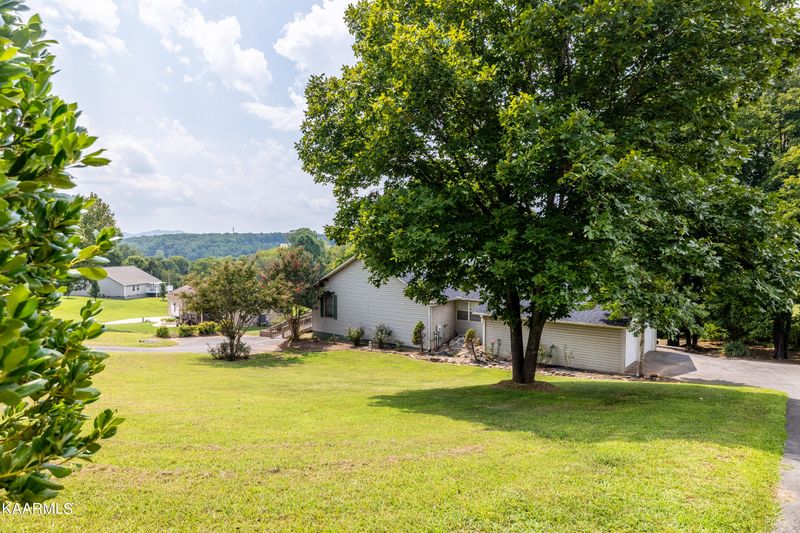 1174 S Fork Dr, Sevierville, TN 37862