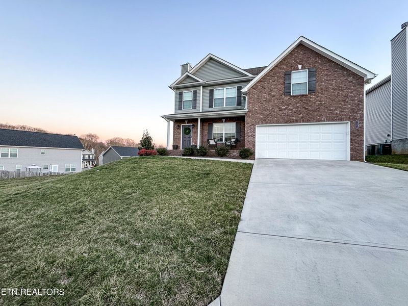 1174 Sky Top Ln, Powell, TN 37849