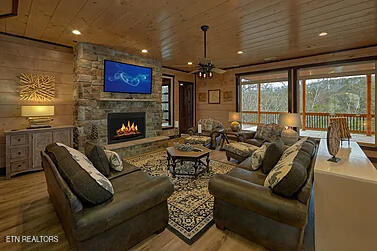 1175 Woodland Trek Ln, Sevierville, TN 37876