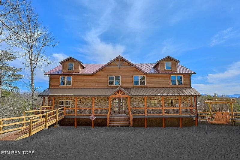 1175 Woodland Trek Ln, Sevierville, TN 37876