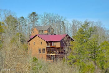 1175 Woodland Trek Ln, Sevierville, TN 37876