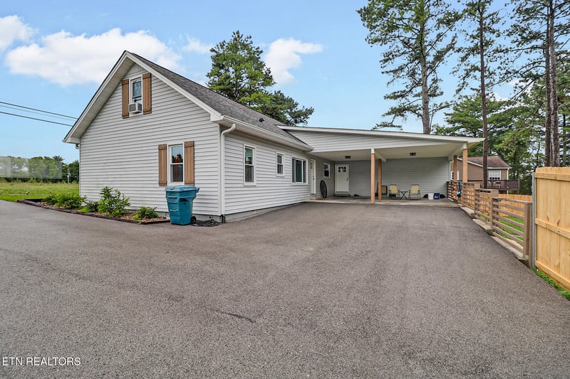 1177 Sparta Hwy, Crossville, TN 38572