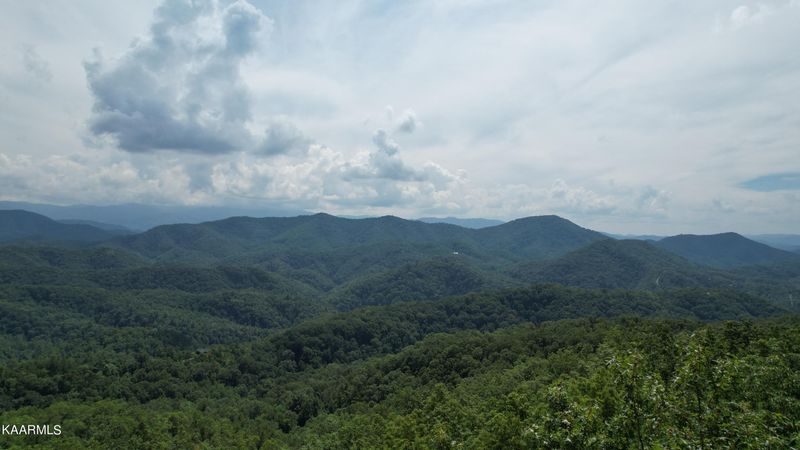 117E Settlers View Ln, Sevierville, TN 37862