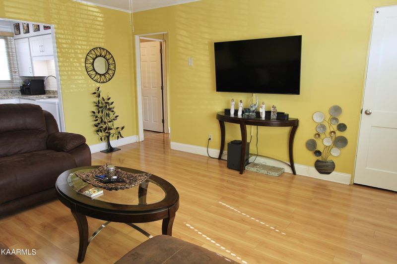 118 Beverly Cir, Oak Ridge, TN 37830