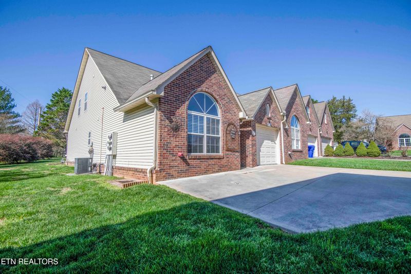 118 Channel Way, Clinton, TN 37716