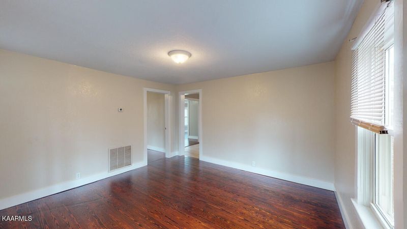 118 Cherry Dr, Harriman, TN 37748