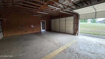 118 Coffey Ln, Harriman, TN 37748